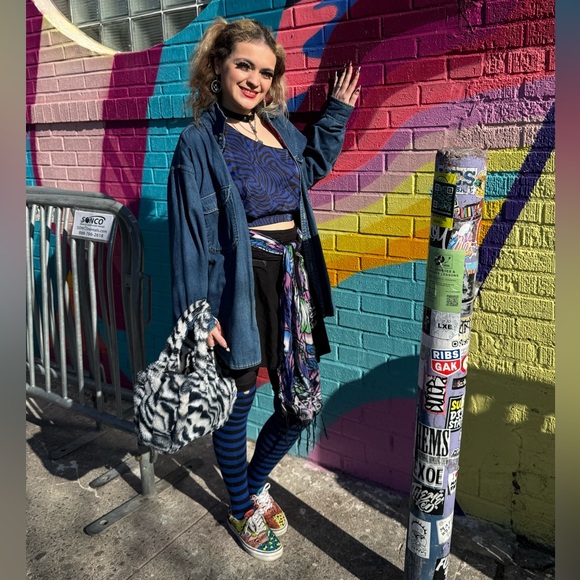 Meet your Posher, Rayna - Picture 2 of 3